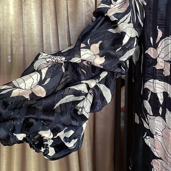 navy blue flower puff sleeve dress - Picture 2 of 6